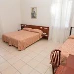 Отель La Pace