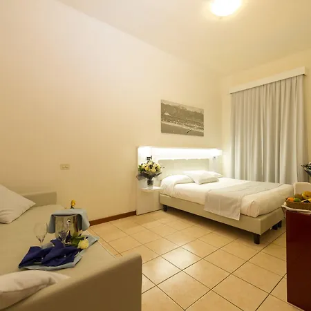 Hotel La Pace 3*